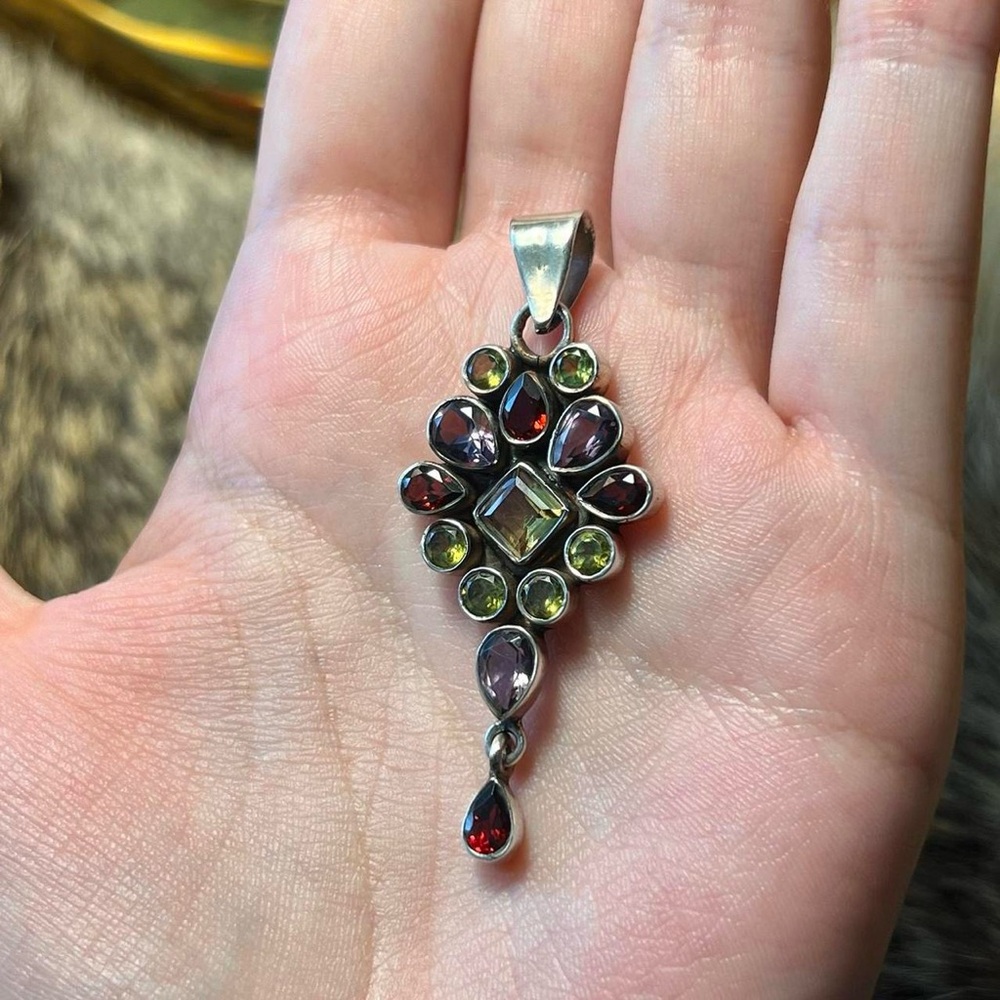 Gorgeous sterling silver Indian gemstone pendant
